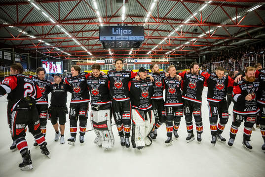 Nybros spelare jublar