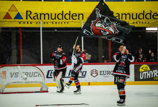 Nybros Robin Johansson och Eero Savilahti jublar