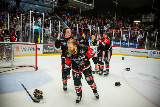 Nybros Robin Wengdahl jublar