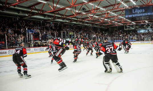 Nybros spelare jublar