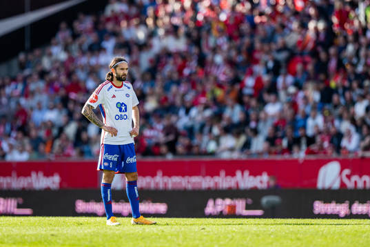 Leonard Zuta of Vålerenga looks dejected