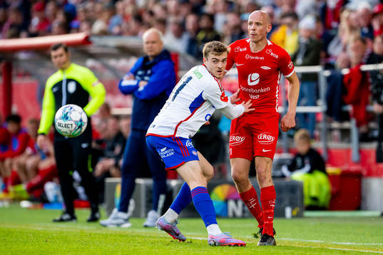Daniel Håkans of Vålerenga and Ruben Kristiansen of Brann