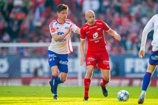 Torgeir Børven of Vålerenga and Ruben Kristiansen of Brann