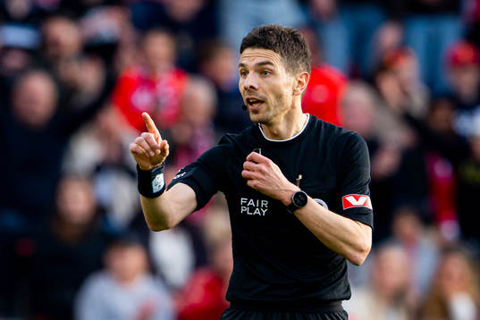 Referee Tore Hansen