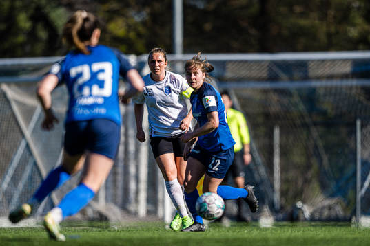 Ine Marie Thoresen Wedaa of Fyllingsdalen and Kamilla