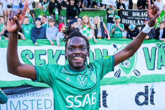 Brages Ieltsin Jeronimo Semedo Camoes jublar