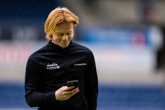 Adam Sørensen of Bodø/Glimt arrives