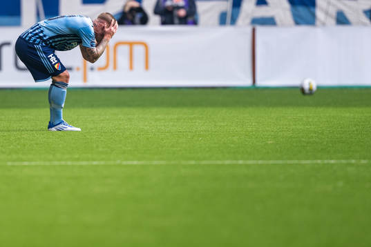 Djurgårdens Victor Edvardsen reagerar