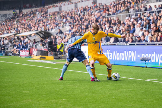 Djurgårdens Oliver Berg och IFK Göteborgs Sebastian