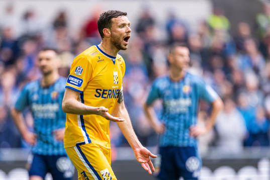 IFK Göteborgs Marcus Berg reagerar
