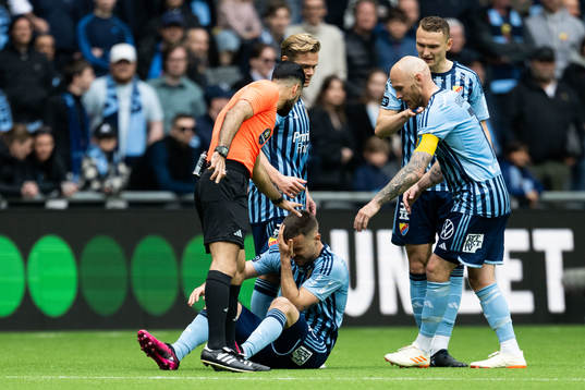 Djurgårdens Carlos Moros Gracia har ont