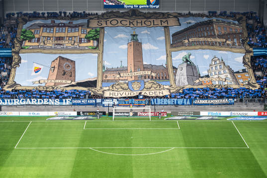 Djurgårdens supportrar med tifo
