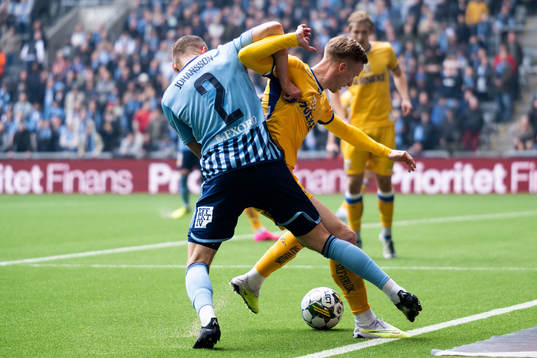 Djurgårdens Piotr Johansson och IFK Göteborgs Oscar Wendt