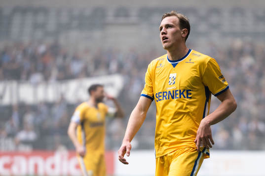 IFK Göteborgs Adam Carlén deppar