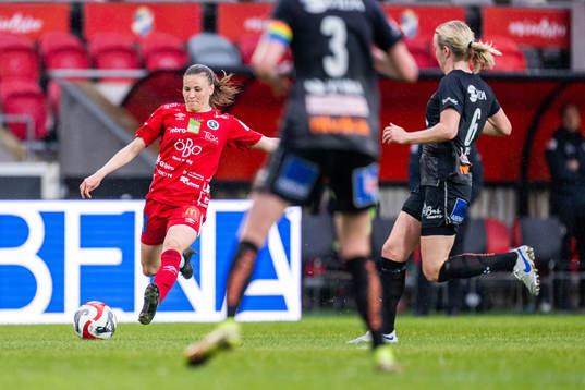 Örebros Katariina Kosola och Växjö DFFs Alexandra