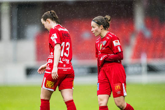 Örebros Heidi Kollanen och Maja Regnås Valcic deppar