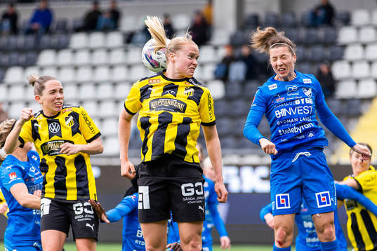 Häckens Elin Rubensson och Julie Blakstad