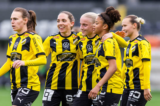 Häckens Elin Rubensson och Anna Sandberg jublar med