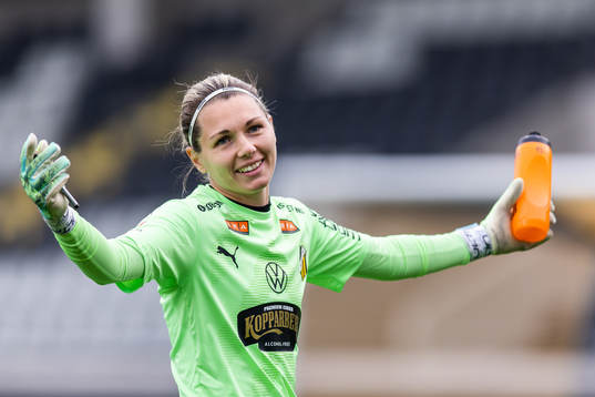 Häckens målvakt Jennifer Falk jublar