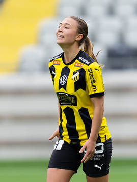 Häckens Alexandra Hellekant jublar