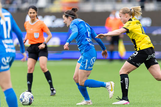 Kalmars Jessica Ayers och Häckens Julie Blakstad