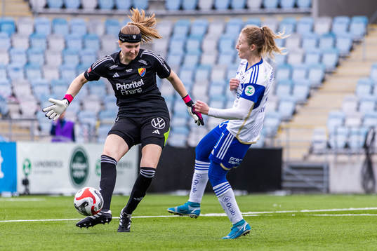 Djurgårdens målvakt Elvira Björklund och IFK