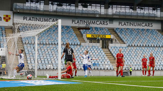 Mål 3-1 av IFK Norrköpings My Cato förbi Djurgårdens