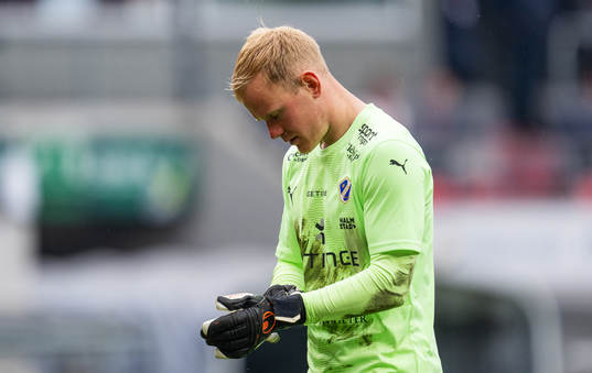 Halmstads målvakt Malte Påhlsson deppar
