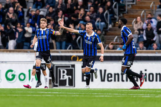 Sirius Marcus Klingenberg Mathisen jublar med Jakob