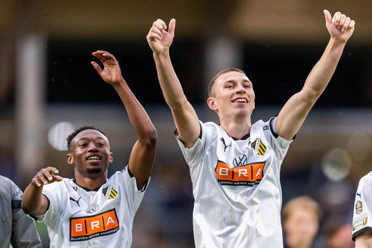 Häckens Benie Adama Traore och Kristoffer Lund Hansen