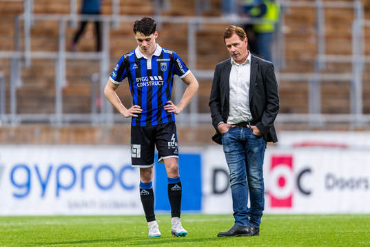 Sirius Jamie Roche och tränare Christer Mattiasson deppar