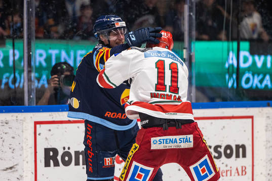 Djurgårdens John Norman och Modos Josef Ingman i bråk