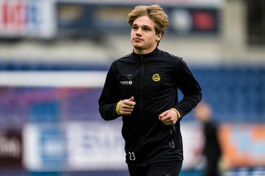 Jeppe Kjær Jensen of Bodø/Glimt warms up