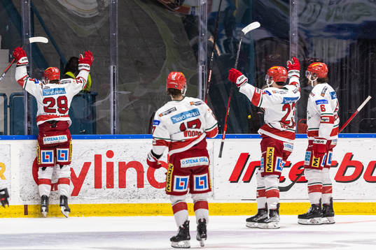 Modos Mikkel Aagaard jublar