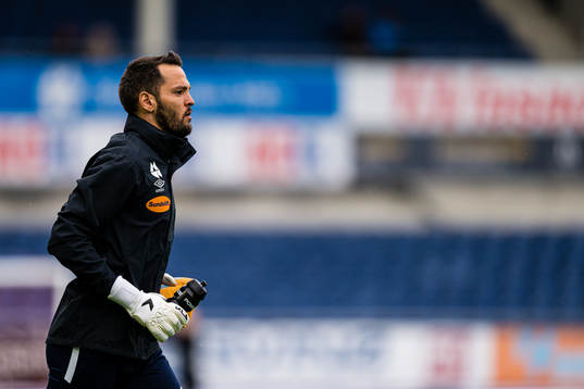 Michael Lansing of Aalesund warms up