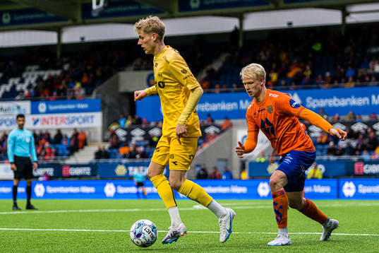 Albert Grønbæk of Bodø/Glimt and Jeppe Moe of Aalesund