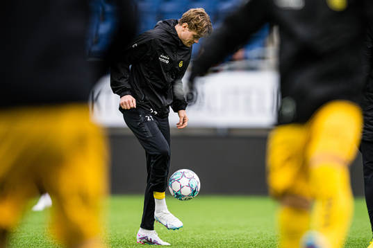Sondre Sørli of Bodø/Glimt warms up