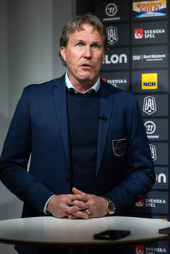 Djurgårdens tränare Johan Garpenlöv på presskonferensen