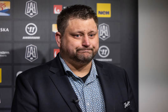 Modos tränare Mattias Karlin