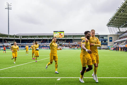 Pemi Faris of Bodø/Glimt celebrates