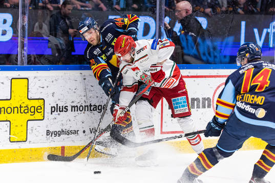 Djurgårdens Olle Liss och Modos Pontus Näsen