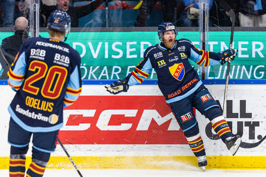 Djurgårdens Linus Klasen jublar