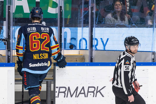 Djurgårdens Wiktor Nilsson visas ut