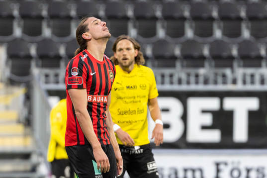 Brommapojkarnas Nikola Vasic deppar