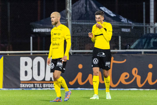 Mjällbys Max Fenger deppar