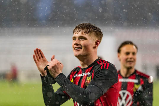 Östersunds Sebastian Karlsson Grach jublar