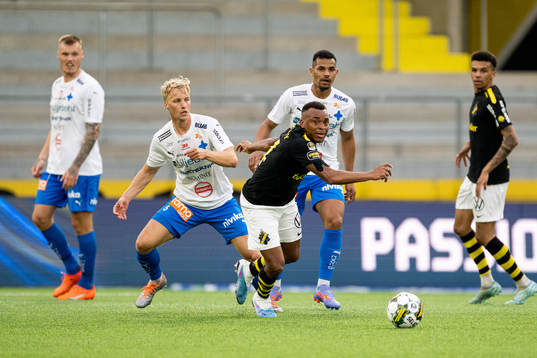 Värnamos Victor Larsson och AIKs Abdussalam Magashy