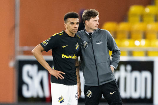 AIKs Rui Modesto och Martin Falk deppar