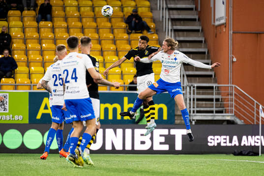 AIKs Rui Modesto och Värnamos Ajdin Zeljkovic