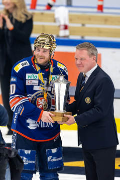 Växjös Erik Josefsson och Svenska ishockeyförbundets